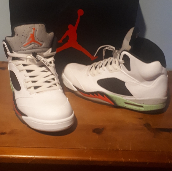 Shoes - Picture 2 of 13